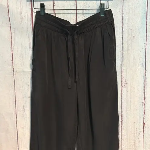 Everlane NWOT  The Tapered Pant in Butterlite