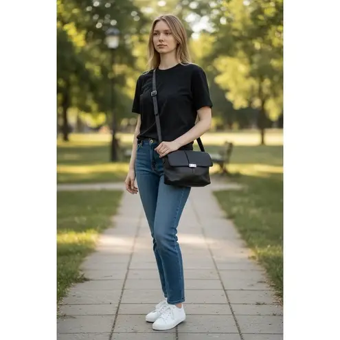 Jaclyn Smith Black Leather Crossbody Shoulder Bag Flap Buckle Closure