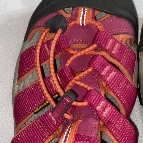 Keen   Wo Size 5 Pink and Orange Sandals with Protective Toe Coverage EUC clean