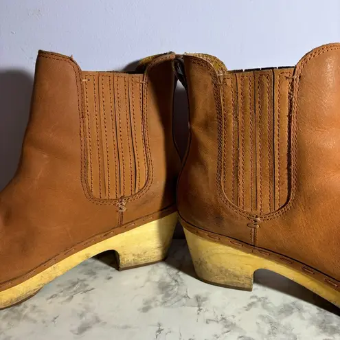 Frye  Odessa Chelsea Boots