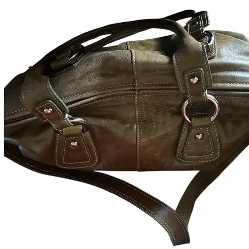 Barr & Barr Genuine Olive Green Leather Crossbody Shoulder Bag. Very subtle.