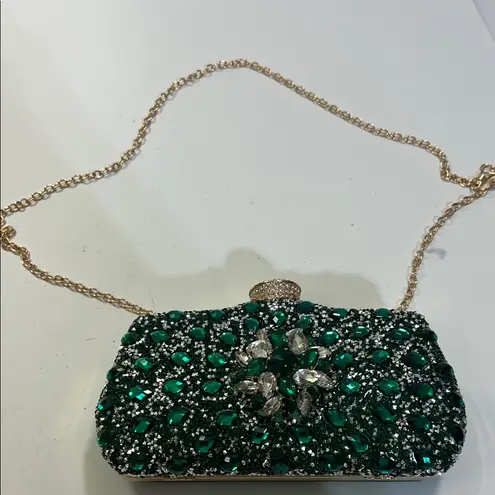 Elegant Green Crystal Clutch with Gold Chain