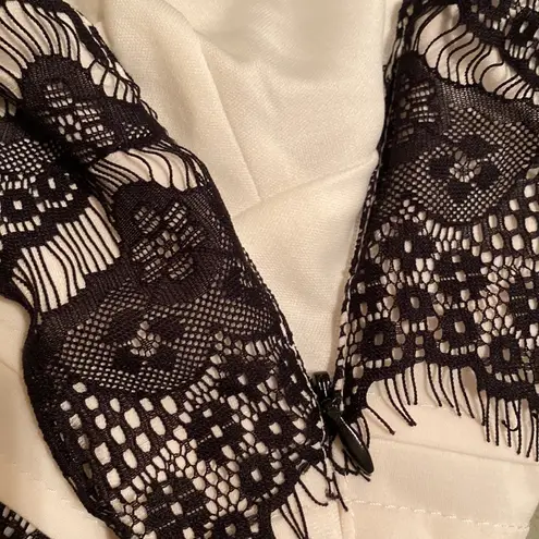 Melrose black lace and white body