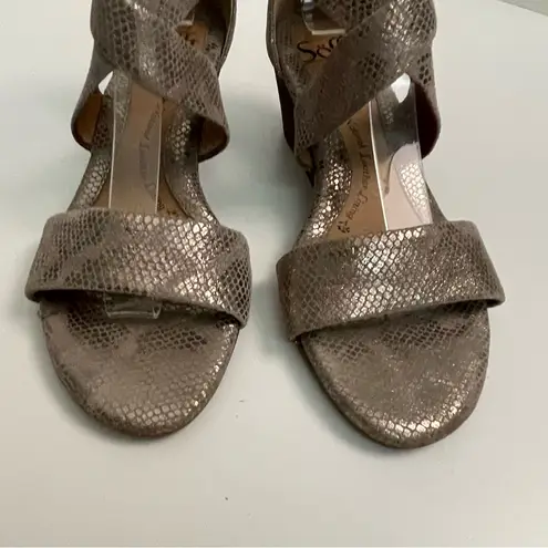 Sofft Sandals Mauldin Wedge Criss Cross Straps Reptile Comfort Pewter Gold Size 7