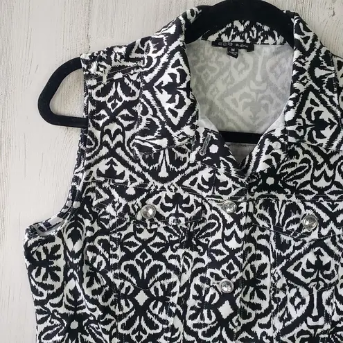 E39 By Eric Black & White Tailored Vest Medium