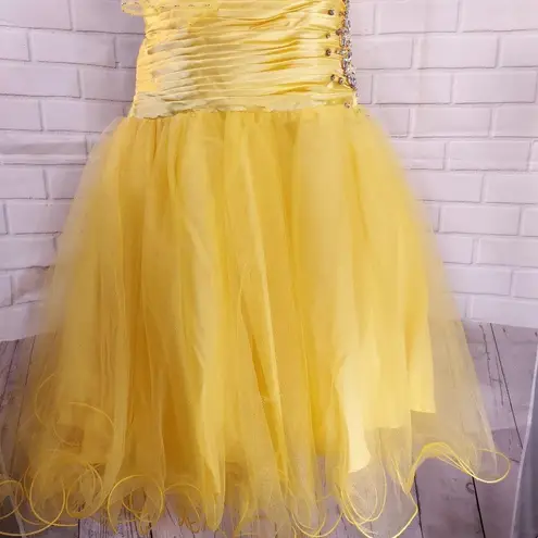 May Queen Couture size 20 short formal dress Yellow