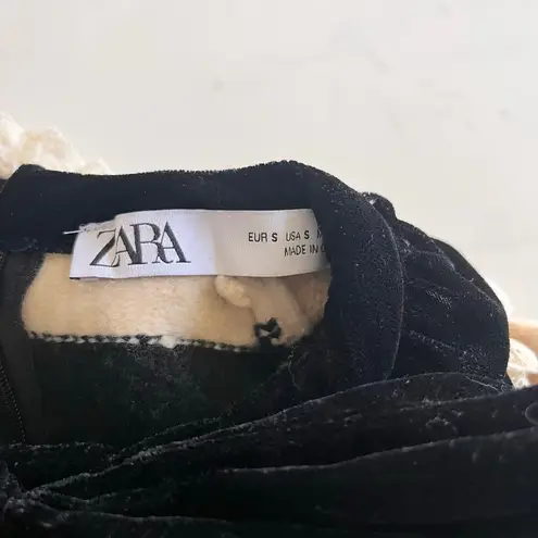 ZARA  Black Cream Striped Velvet Lace Trim  Bow Collar Sweater Size Small