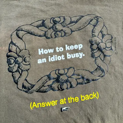 Vintage 90s How to Keep an Idiot Busy Barking Dog Graphic T
