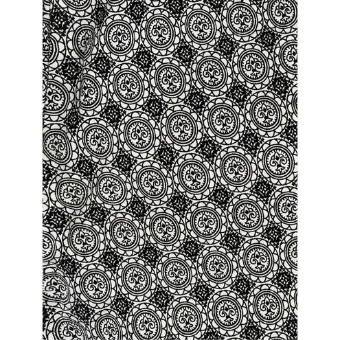 Roz & Ali black & white stretch ankle pants Size 14