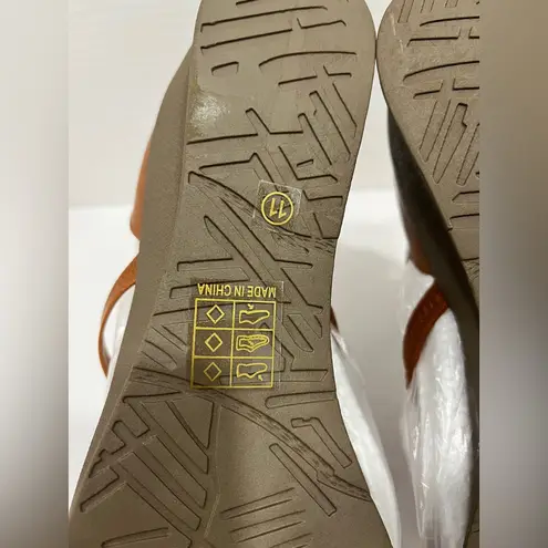 Journee Collection Womens Trayle Wedge Sandals. Size: 11 Color: Tan