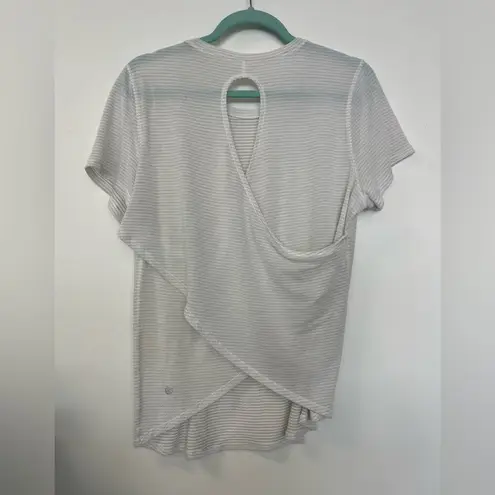 Lululemon  tee.  Size Large (?)