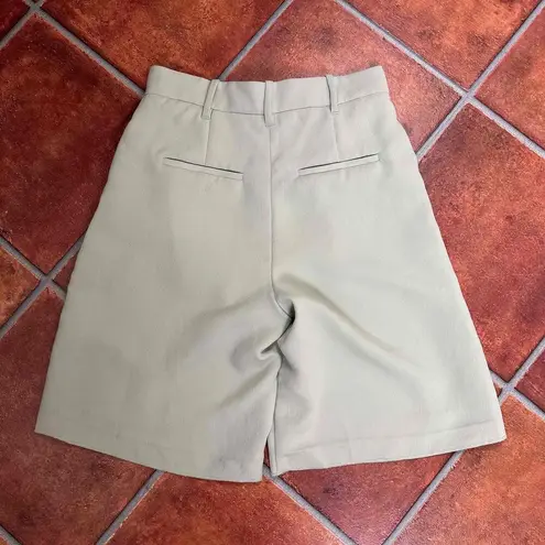 Bermuda Wilfred Modern Taupe High Waist Zip Closure  Shorts Size 4