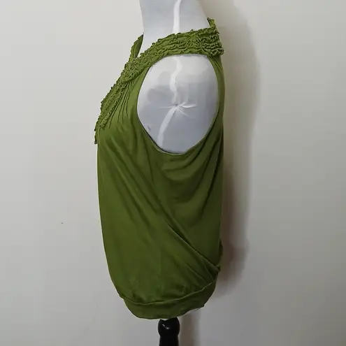 Outback Red OUT BACK RED green ruffle neck scrunch bottom top size medium