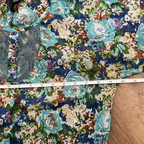 Fire Los Angeles Floral Peplum Blouse Top Lace Detail ~ Women’s Size Small