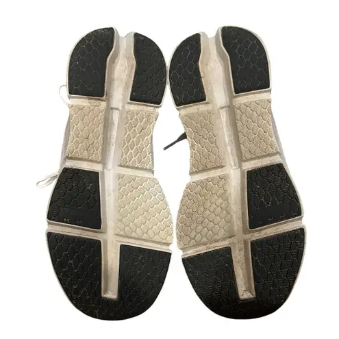 ON RUNNING CLOUDGO WOMENS WHITE GRAY SNEAKERS 9