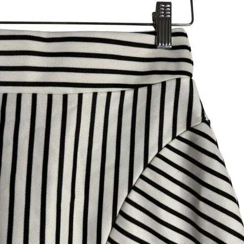 Olive & Oak White Black Striped A-Line Knit Skater Mini Skirt Size XS