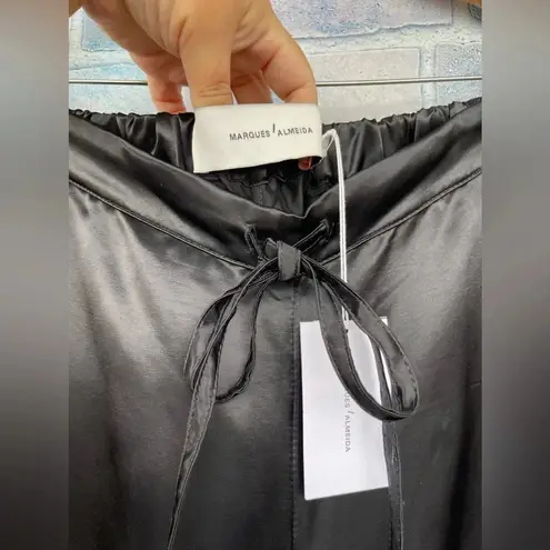 MARQUES' ALMEIDA
Feather