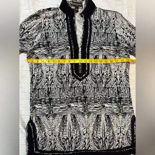 Dana Buchman Black White Print Tunic Blouse Size L. “Abstract print top”