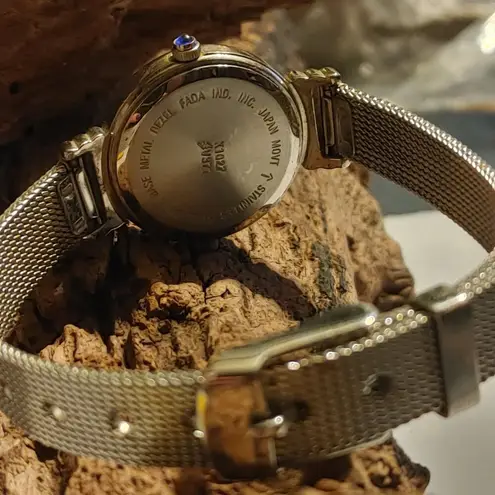 Kathy Ireland Wristwatch Mesh Silver Quartz Water Resistant Japan Movement