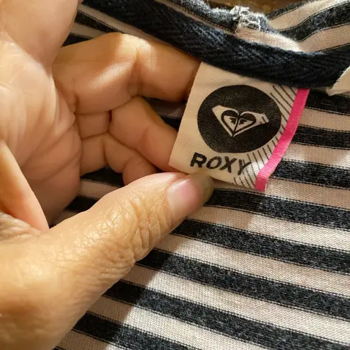 Roxy  Monochrome Striped pullover wirh hood and front pocket