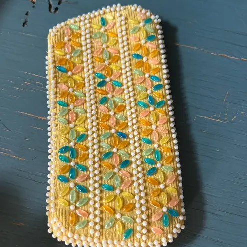 Source Unknown Vintage 1970s Yellow Floral Beaded Sunglass Case - Image 2