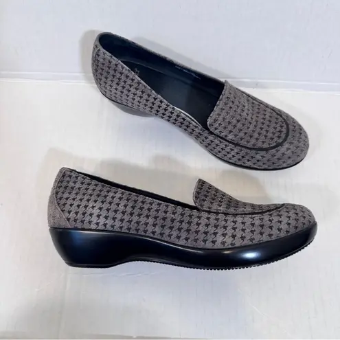 Dansko  Grey Herringbone Leather Loafers Womens 7 Dark Academia Preppy Comfort
