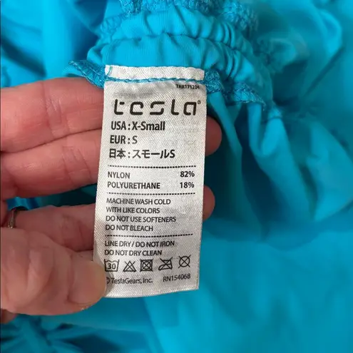 Tesla Gears Women’s Rashguard Top UV Protection Side Ruche Turquoise NWT Size XS