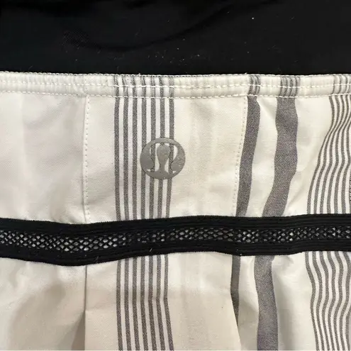 Lululemon  Run: Pace Setter Skirt Groovy Stripe Nimbus / Black Size 6 rare