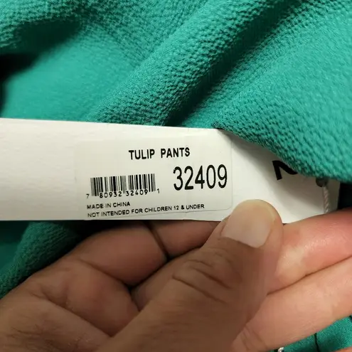 Elsie & Joey teal green crepe tulip pants size l/xl Size L
