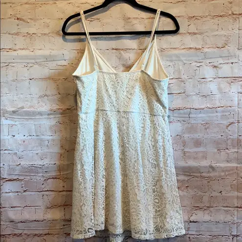 Mossimo sun dress sz M Cream v neck strappy skater Size M
