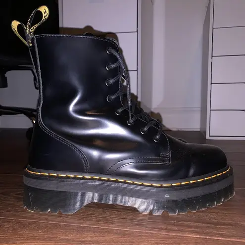 Dr. Martens Jadon Boot Smooth Leather  Platforms in Black Polished Smooth