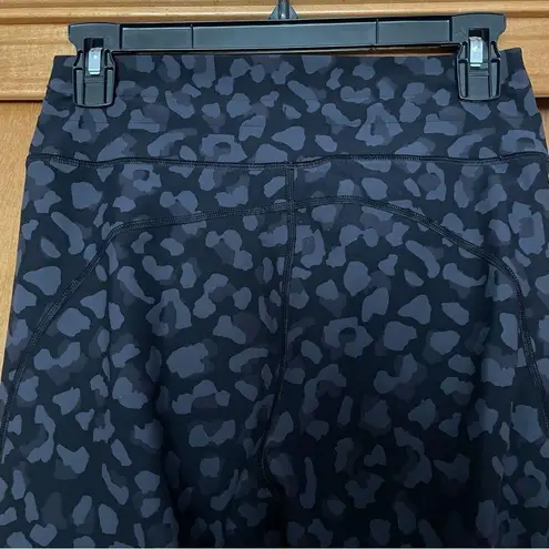 White Fox Boutique Sarah's Day x White Fox Active Soldier Leggings in Midnight Camo Size Large