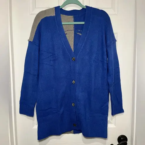 Woman’s Size Medium Color Block Skull Cardigan Open Front Button Down Oversized Blue