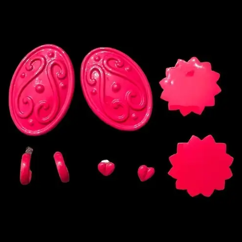 4âpairâofâred earringsâhearts,âhoops,âovalâswirlsâsunburst Red