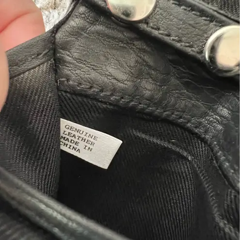 G.H. Bass‎ & Company Black Leather Wallet Crossbody Purse