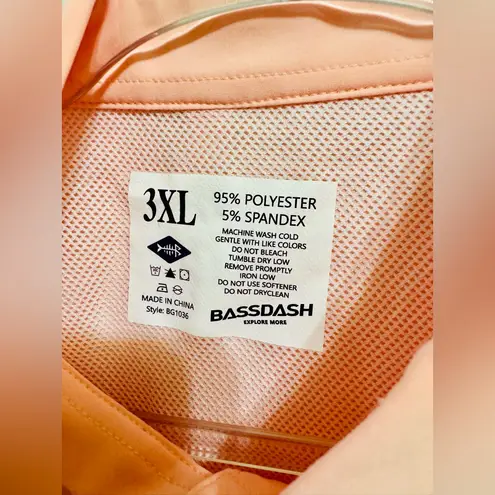 Women’s Bassdash UPF50+ Long Sleeve Button Down Shirt in Peachy Pink. Size 3XL Pink