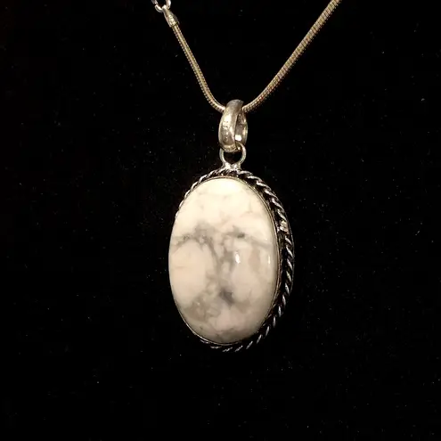 ARTISAN White Buffalo Turquoise Sterling Silver Southwestern Necklace Brand New