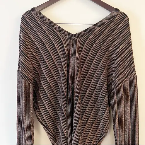 Chaser  NEW Gold/black Metallic striped Long Sleeves Blouse V-neck Size Large - Image 8
