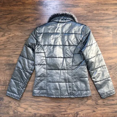 vintage • Y2K quilted puffer jacket metallic silver faux fur collar zip