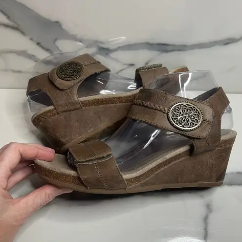 Aetrex Wmns Taupe Leather Ariel Wedge Sandals Sz 40 Sz 9