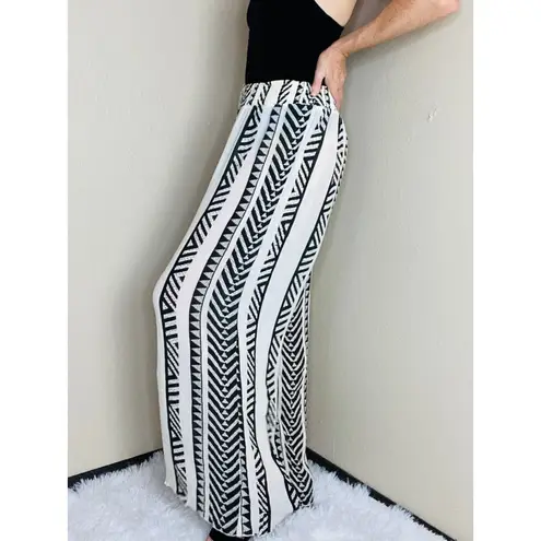 Elan Black & White Tribal Wide Leg Casual Pants