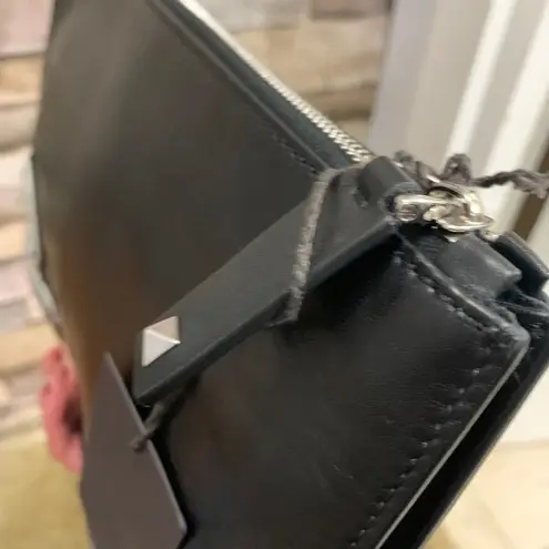 Valentino Garavani Leather logo UNISEX LG zip clutch