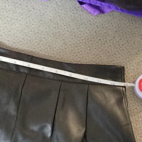 Missguided Black Leather Look Skorts Size 4