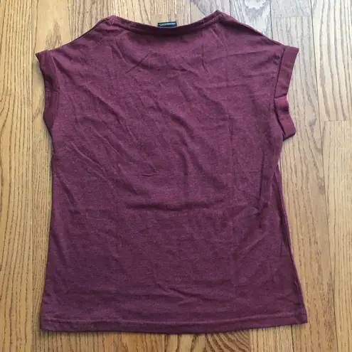 Game of Thrones RARE Crew Neck Graphic TShirt Cherry Burgundy Women’s Size M NWT Red Size M