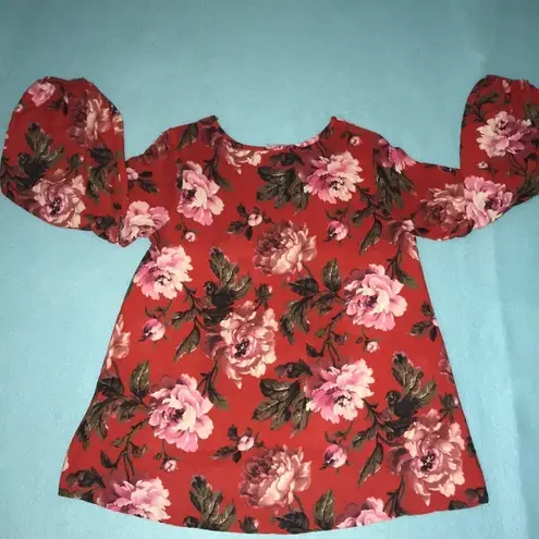 West Kei  floral red blouse puffy balloon long sleeves v-neck hi-low NEW size S