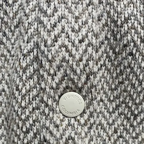 Columbia  Zigzag Patterned Tan Sweater