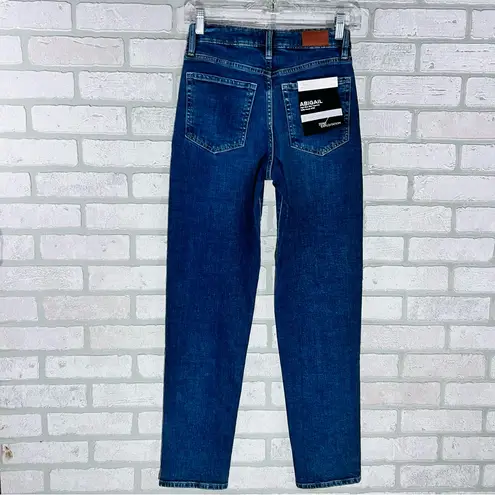 Outland Denim NWT High Rise Slim Tapered Jeans in Dakota Wash Size 24 Blue