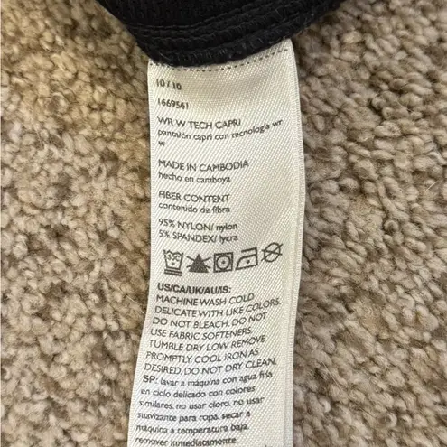 Eddie Bauer  Women’s Hiking Capri Pants Size 10 Navy Quick-Dry Travel Outdoor