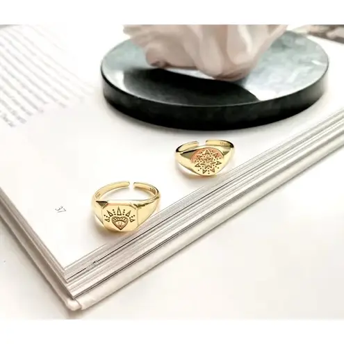 Boutique Unisex Yellow Gold Plated Sterling Pave Diamond Sun‎ Signet Ring, Adjustable