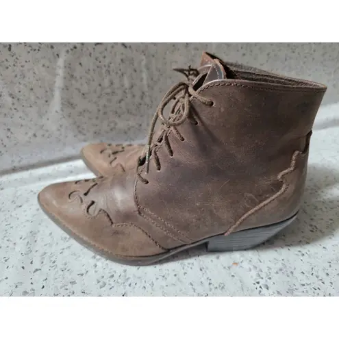 DETAILS Harris Hawk Leather Western Ankle Boots Women 6.5 Scroll Leather Spanish Brown